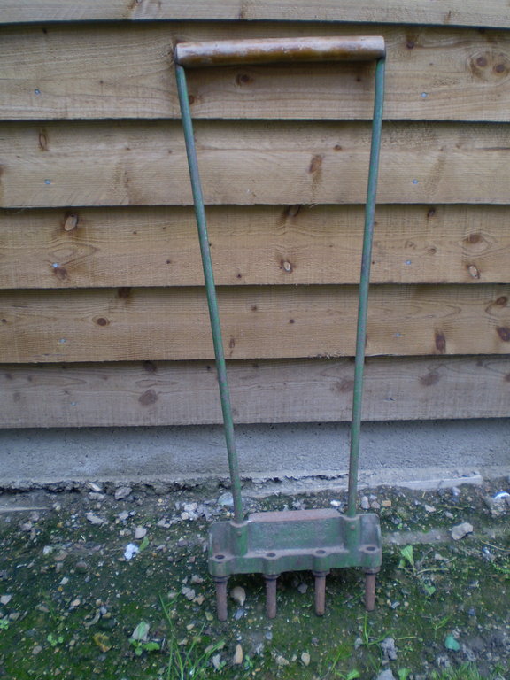 Pattissons Turf Corer IMGhand051 Vintage Horticultural and Garden